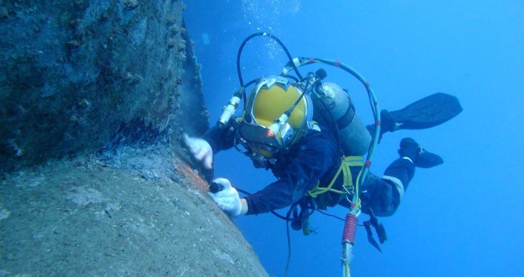 Underwater Hull Cleaning